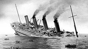 Britannic_sinking.jpg