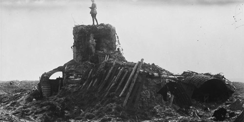 Un poste d’observation allemand occupe la position approximative du quartier général du 8e bataillon, le 22 avril 1915. Mention : Ministère de la Défense nationale / BAC, MIKAN no. 3397986.