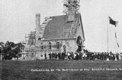 1922: Cérémonies à l'inauguration de la nouvelle église acadienne. / Photo: Office des brevets et droits d'auteur, Bibliothèque et Archives Canada PA-031296.
