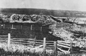 1907: Louisburg Ruins. / Photo: Parks Canada, National Historic Sites Documentation Centre.
1907: Les ruines de Louisbourg. / Photo: Parcs Canada, Centre de documentation des lieux historiques nationaux.